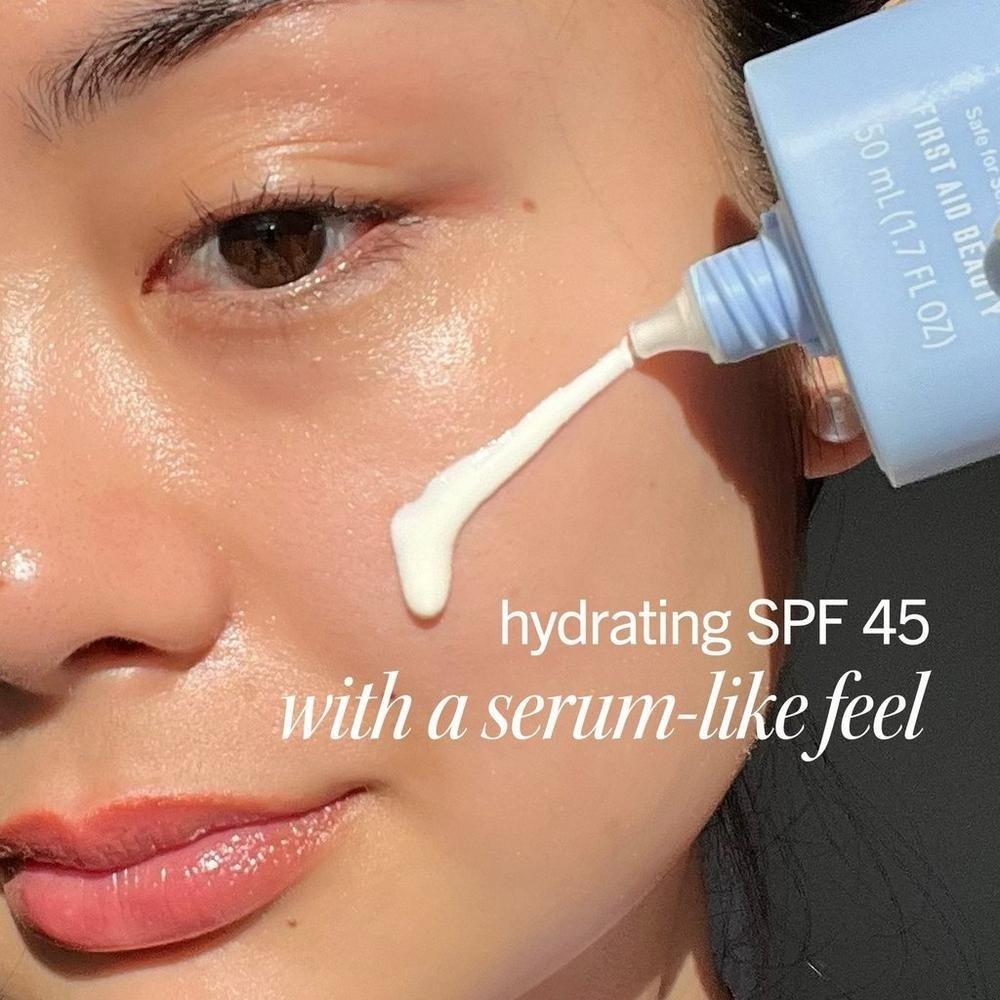 First Aid Beauty Hydrating Sunscreen Milk SPF 45 - Picture 2 of 8